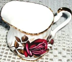 Sucrier et son pot de lait Paragon by appointment to Her Majesty the Queen
