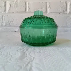 Sucrier vintage en verre vert émeraude, Arcoroc France