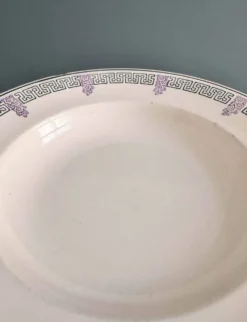 Suite de 12 assiettes creuses 1900 « Janina » Longwy
