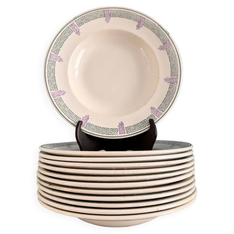 Suite de 12 assiettes creuses 1900 « Janina » Longwy