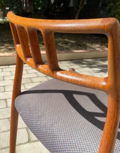 Suite de 4 chaises Niels Otto Møller modèle 79 en teck – J.L. Møllers