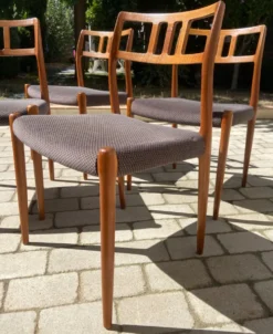 Suite de 4 chaises Niels Otto Møller modèle 79 en teck – J.L. Møllers