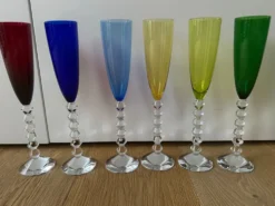 Suite de 6 flûtes à champagne « Véga Flutissimo » en cristal teinté —