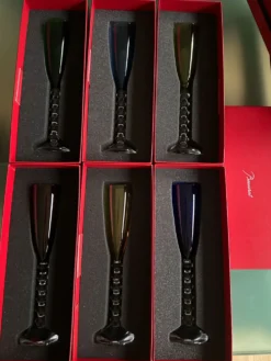 Suite de 6 flûtes à champagne « Véga Flutissimo » en cristal teinté —