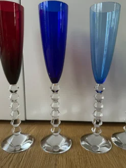 Suite de 6 flûtes à champagne « Véga Flutissimo » en cristal teinté —