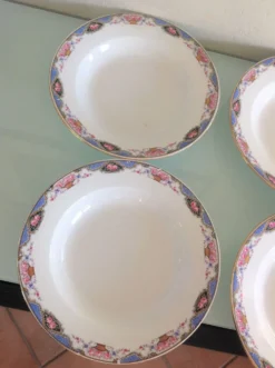 Suite de six assiettes creuses décor paniers de roses par Digoin Sarreguemines vintage années 50-60