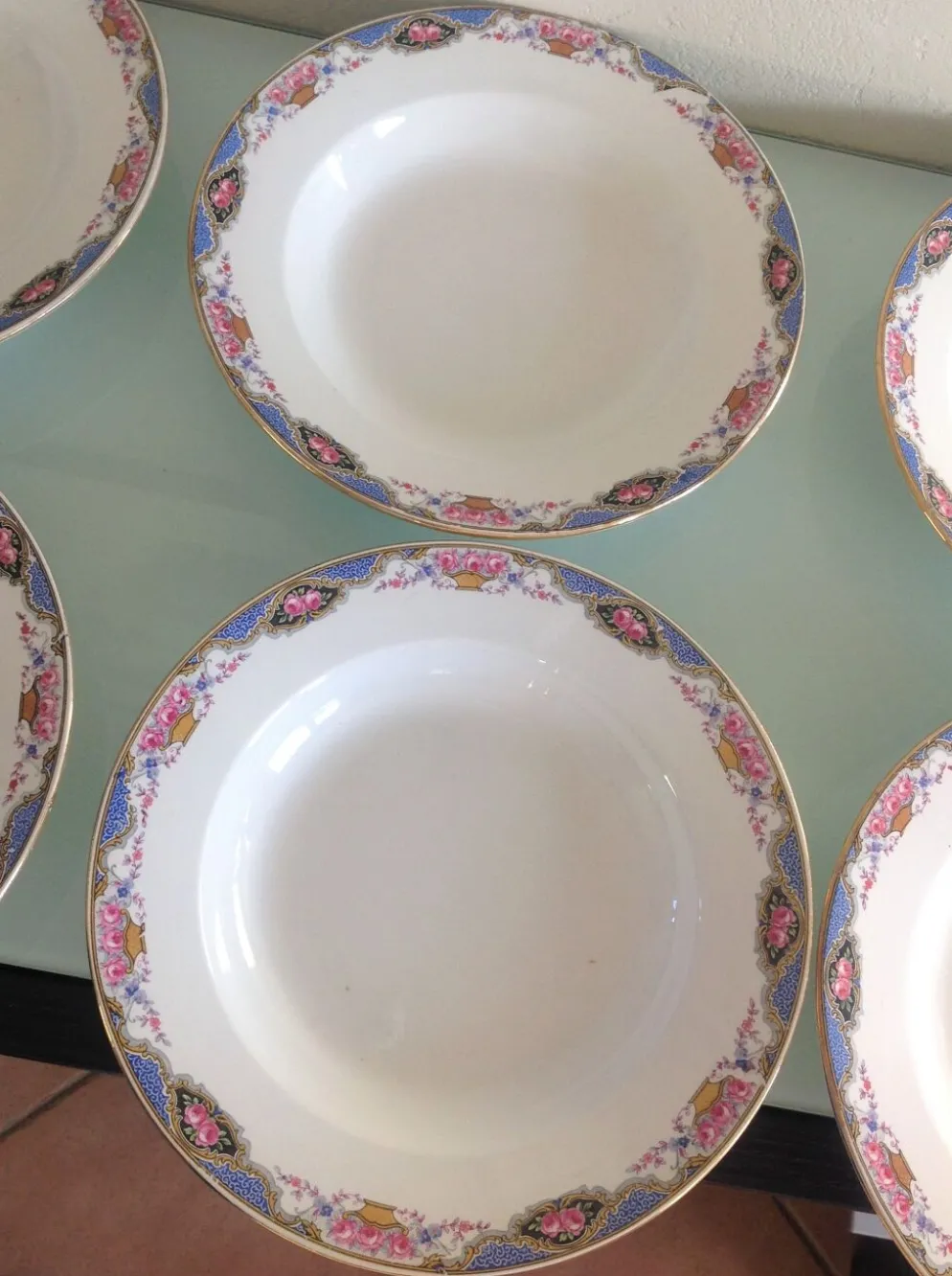 Suite de six assiettes creuses décor paniers de roses par Digoin Sarreguemines vintage années 50-60