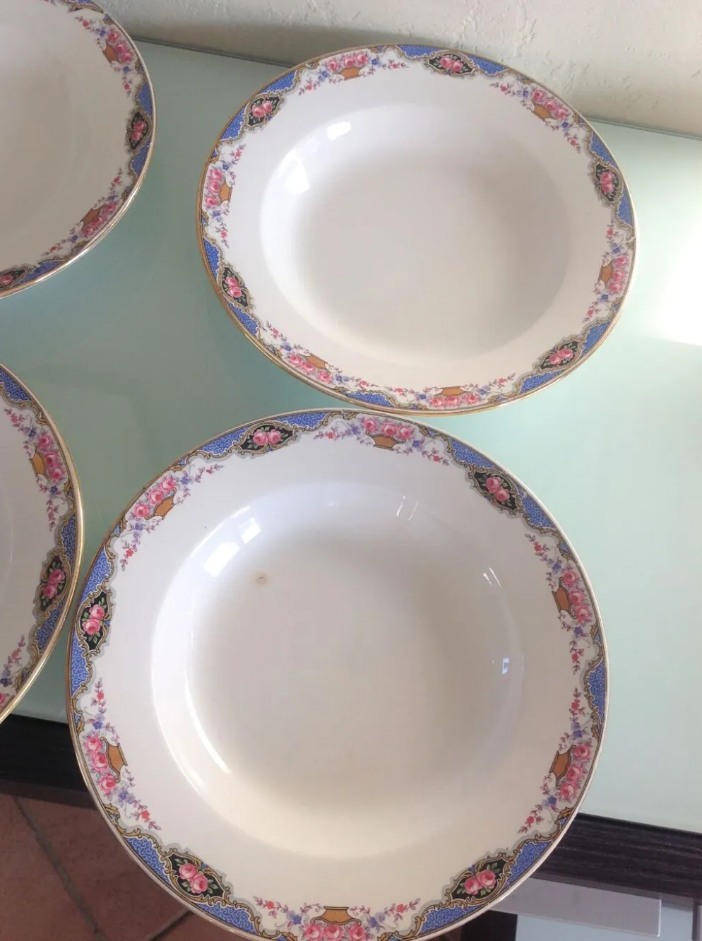 Suite de six assiettes creuses décor paniers de roses par Digoin Sarreguemines vintage années 50-60