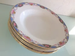 Suite de six assiettes creuses décor paniers de roses par Digoin Sarreguemines vintage années 50-60