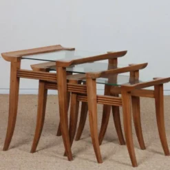 Suite de 3 tables gigognes en noyer par Maxime Old, circa 1940