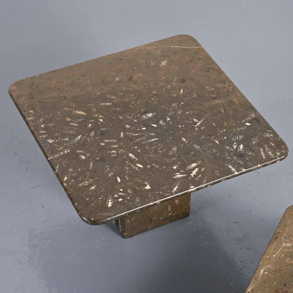Suite de trois tables gigognes « Fossile », Suisse, circa 1970