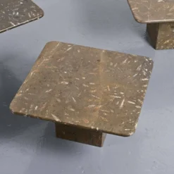 Suite de trois tables gigognes « Fossile », Suisse, circa 1970