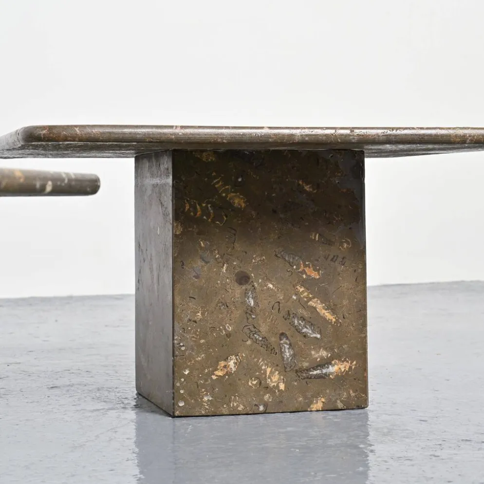 Suite de trois tables gigognes « Fossile », Suisse, circa 1970