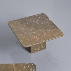 Suite de trois tables gigognes « Fossile », Suisse, circa 1970