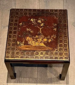 Suite de Trois Tables Gigognes Laquées à Décors Chinoisants, France vers 19