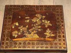 Suite de Trois Tables Gigognes Laquées à Décors Chinoisants, France vers 19