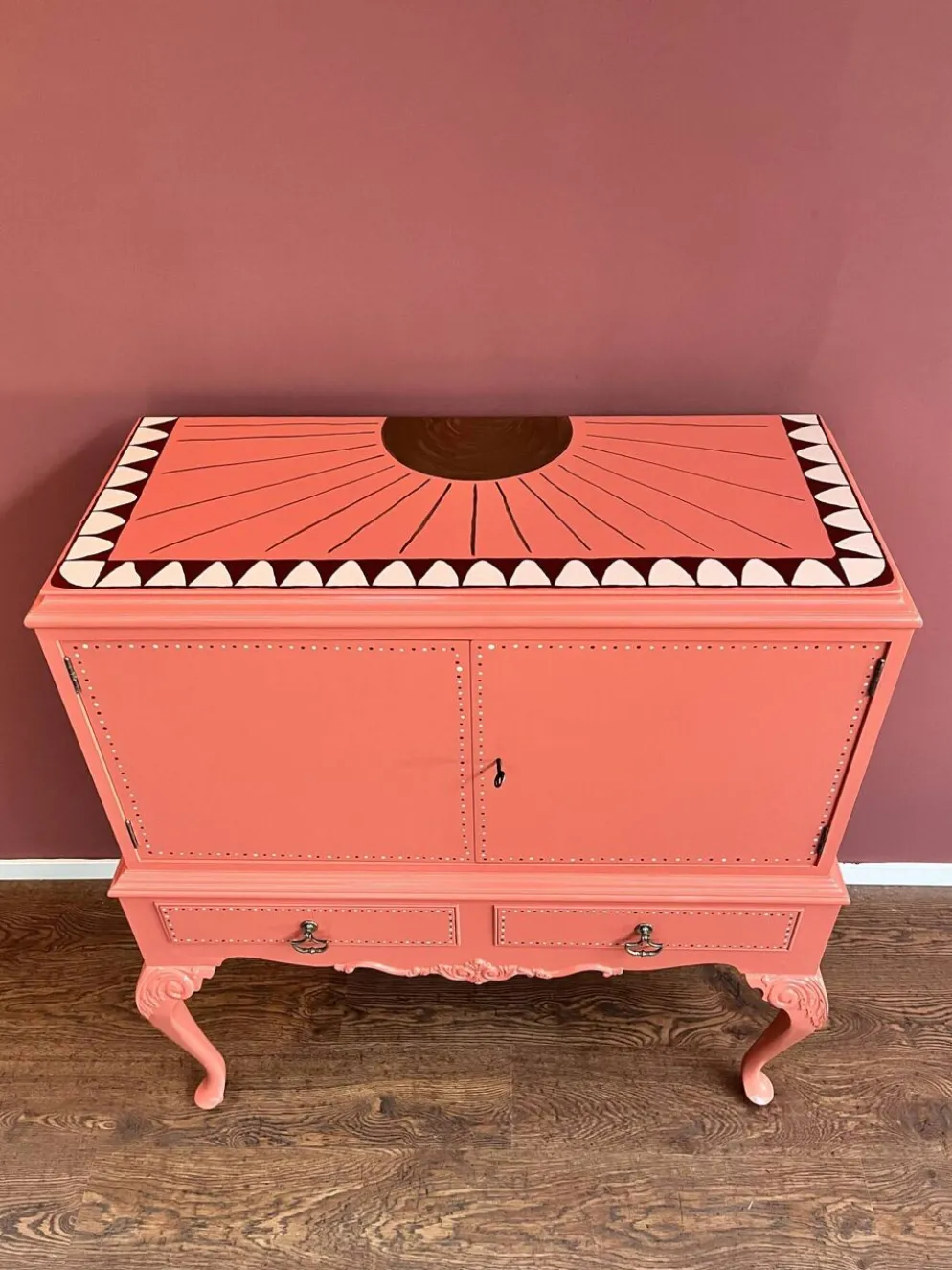 Sunny Side Up – Cabinet vintage peint à la main