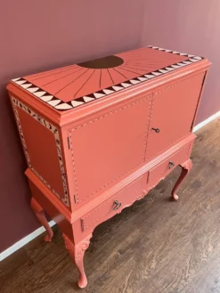 Sunny Side Up – Cabinet vintage peint à la main