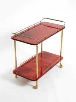 Superbe grand chariot de service en peau de chèvre rouge Aldo Tura des années 1960 | Fabriqué en Italie
