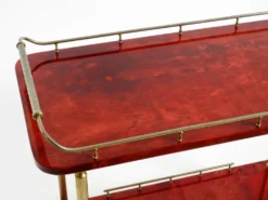 Superbe grand chariot de service en peau de chèvre rouge Aldo Tura des années 1960 | Fabriqué en Italie