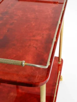 Superbe grand chariot de service en peau de chèvre rouge Aldo Tura des années 1960 | Fabriqué en Italie