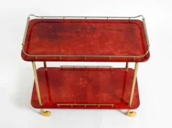 Superbe grand chariot de service en peau de chèvre rouge Aldo Tura des années 1960 | Fabriqué en Italie