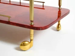 Superbe grand chariot de service en peau de chèvre rouge Aldo Tura des années 1960 | Fabriqué en Italie