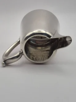 Superbe pot à lait crémier vintage de la prestigieuse maison d’orfèvrerie a