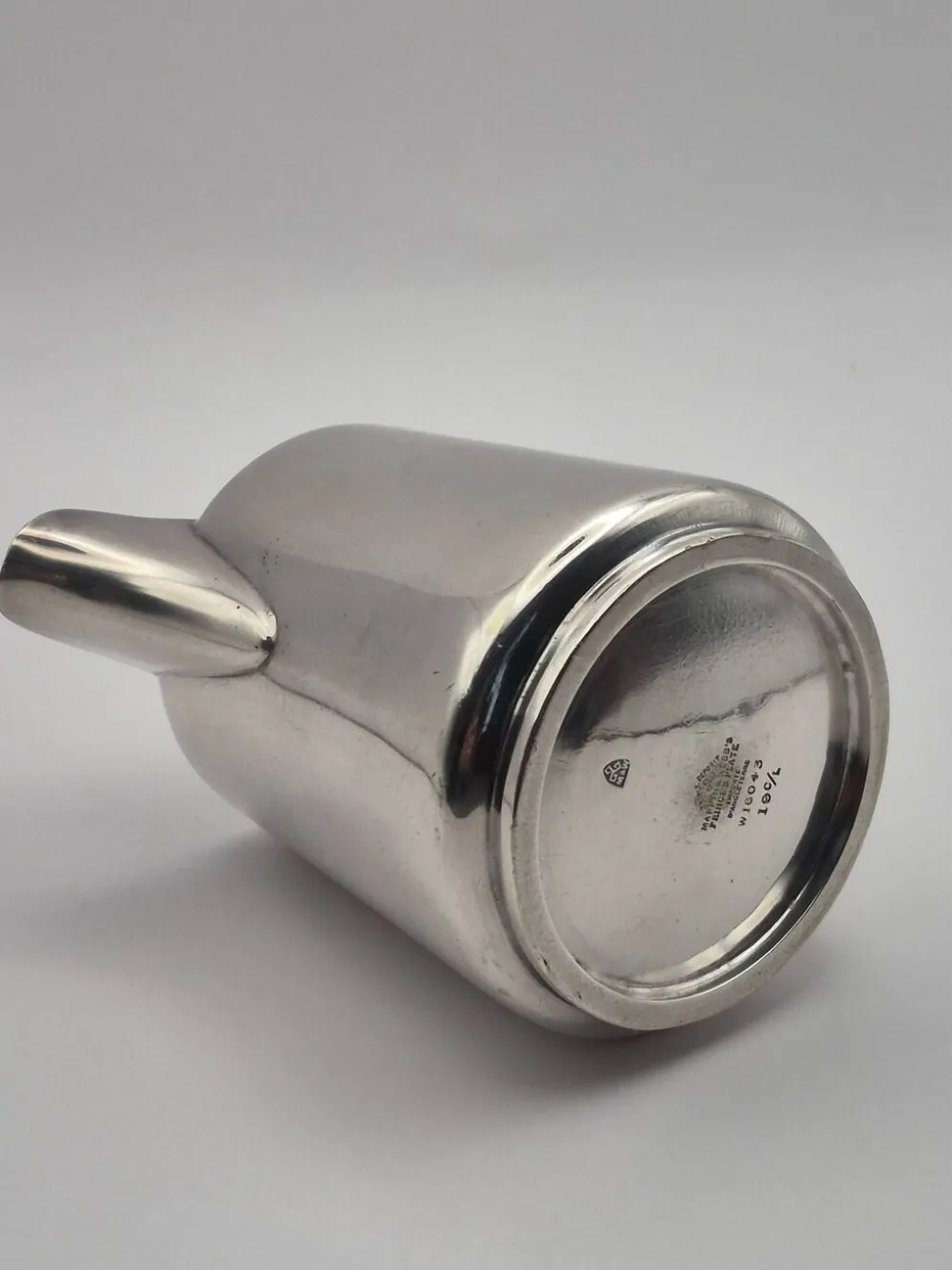 Superbe pot à lait crémier vintage de la prestigieuse maison d’orfèvrerie a