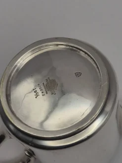 Superbe pot à lait crémier vintage de la prestigieuse maison d’orfèvrerie a