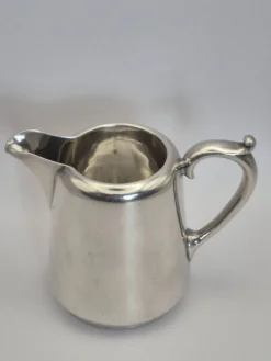 Superbe pot à lait crémier vintage de la prestigieuse maison d’orfèvrerie a