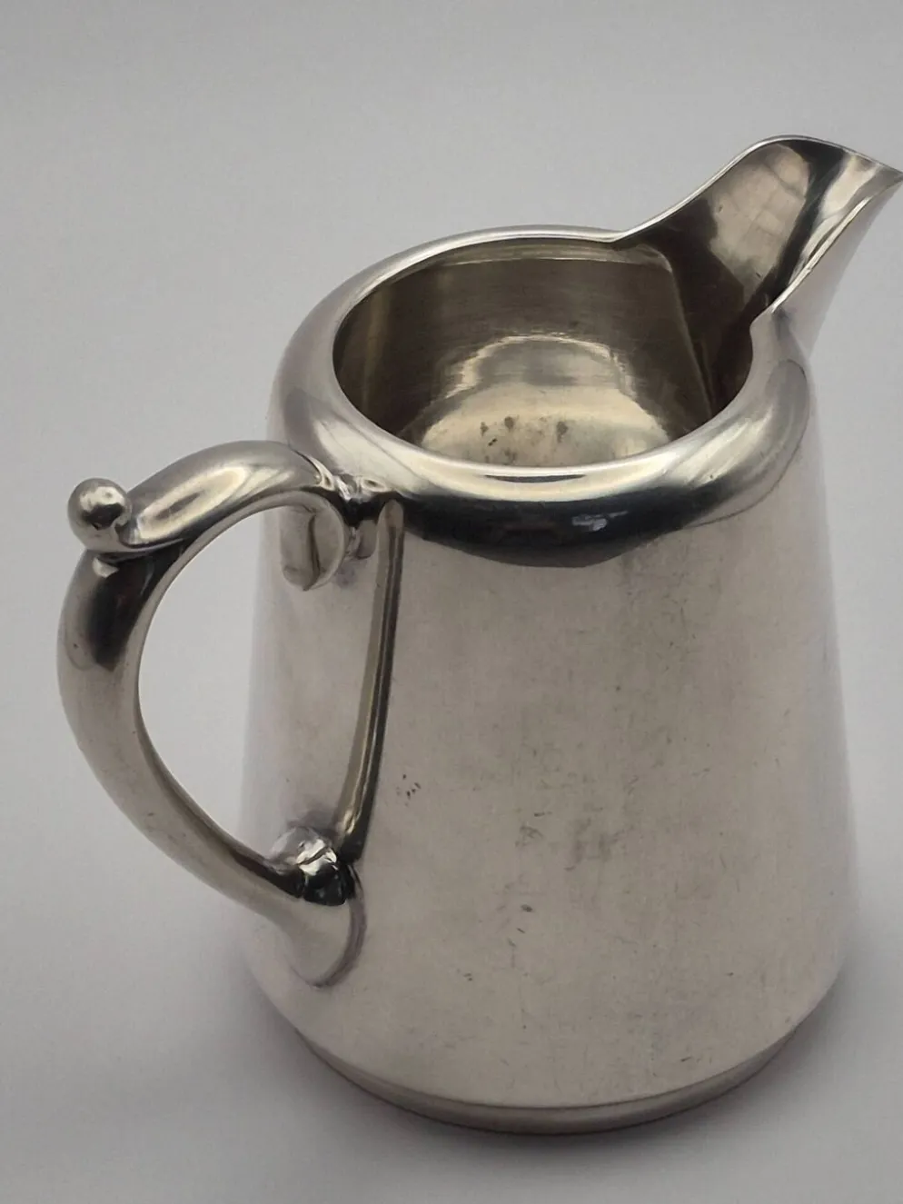 Superbe pot à lait crémier vintage de la prestigieuse maison d’orfèvrerie a