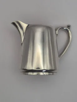 Superbe pot à lait crémier vintage de la prestigieuse maison d’orfèvrerie a