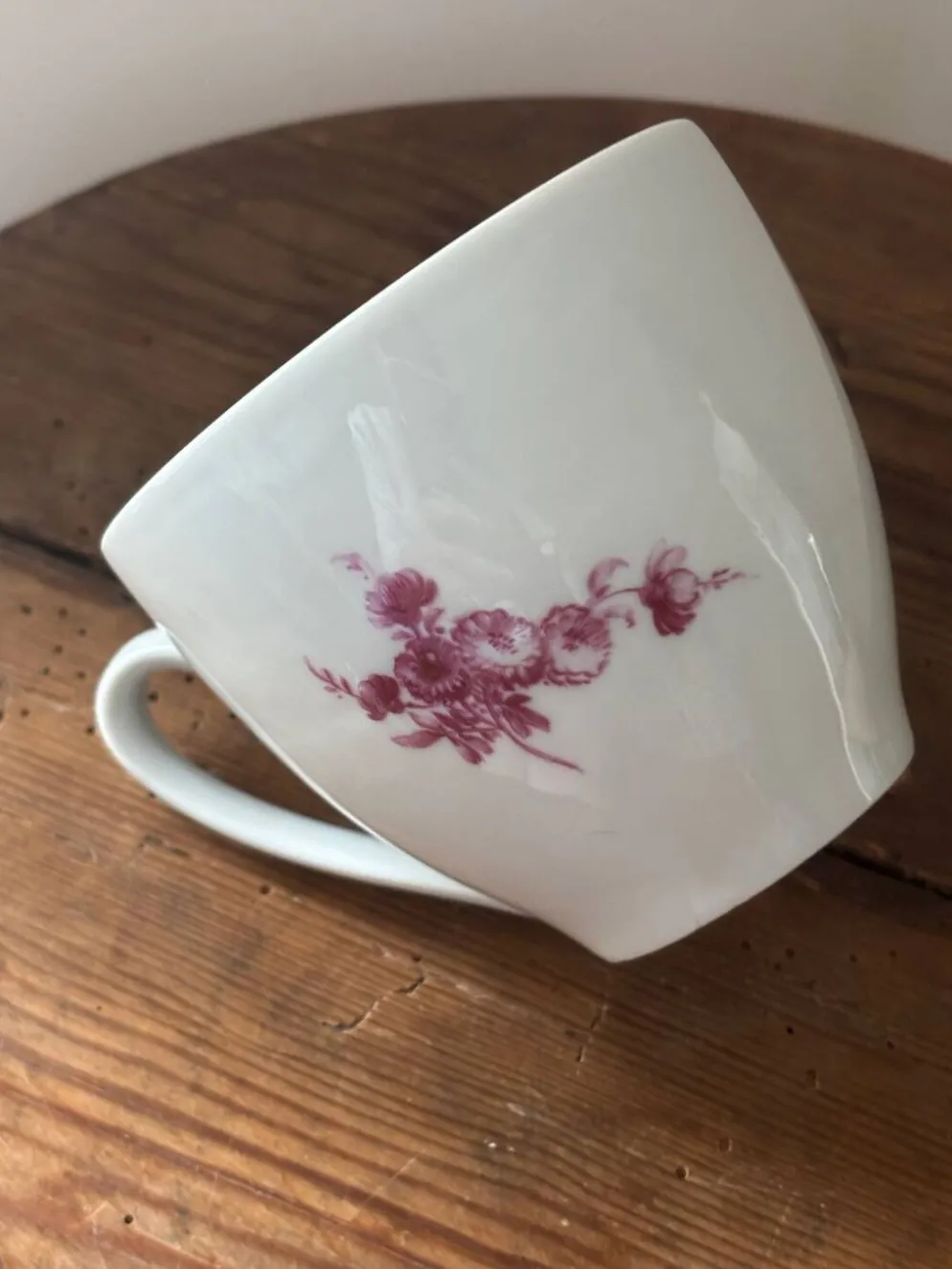 Superbe tasse en porcelaine fleurie rose Singer Limoges