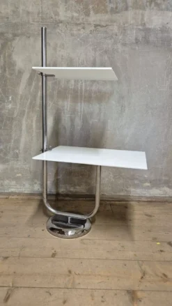 Support de fleurs vintage en chrome avec deux étagères blanches, années 1970, Tchécoslovaquie, 35 × 54 × 100 cm