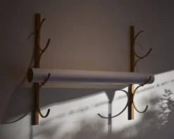 Support mural à dessins en bois suédois