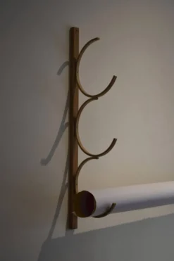 Support mural à dessins en bois suédois
