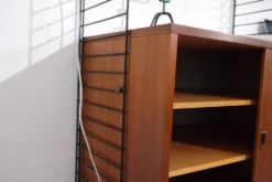 Systeme d'étageres String en teck 1960