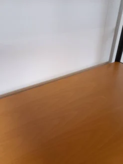 Système de mur modulaire Ikea Niklas avec armoires et étagères vintage.