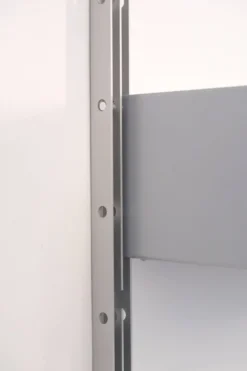 Système de rayonnage “606” par Dieter Rams / Vitsœ
