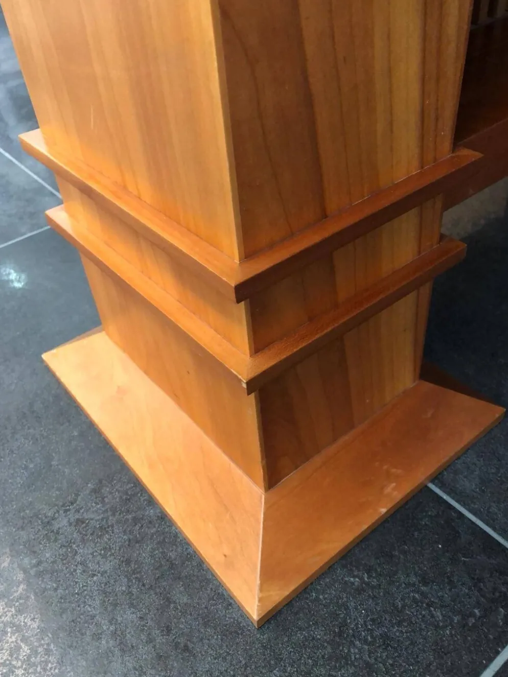Table Allen 605 par Frank Lloyd Wright produite par Cassina