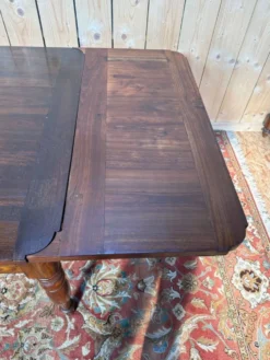 Table à allonges intégrées – Style Second Empire – XIXe siècle – Bois massi
