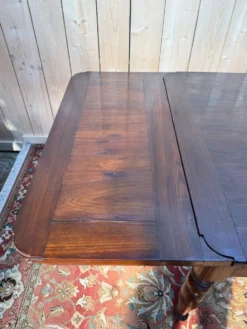 Table à allonges intégrées – Style Second Empire – XIXe siècle – Bois massi