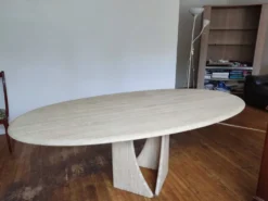 Table a manger en travertin veritable Roche bobois
