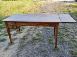 Table ancienne