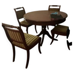 Table ancienne de salle à manger et 4 chaises