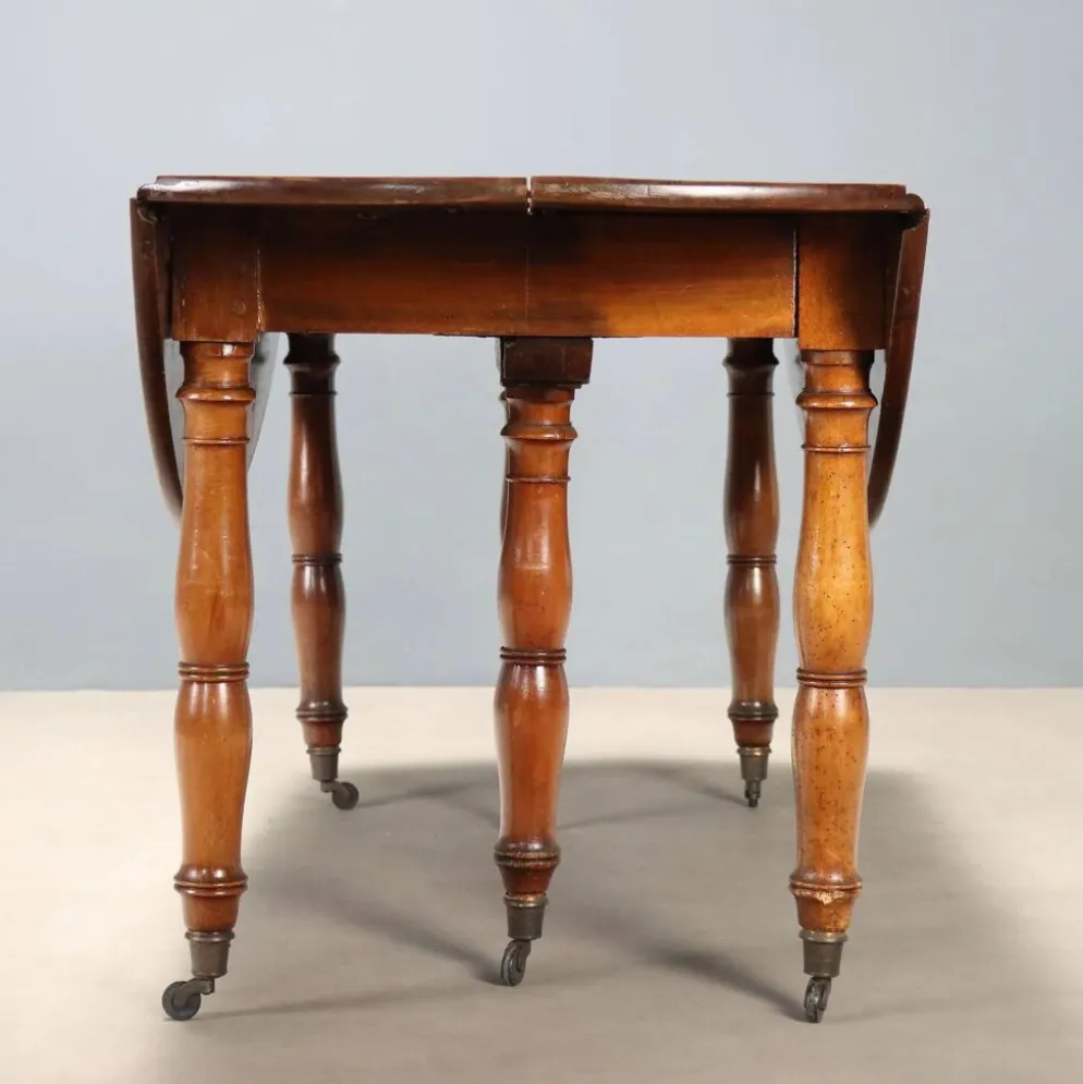Table ancienne extensible en noyer, Italie, XIXe siècle