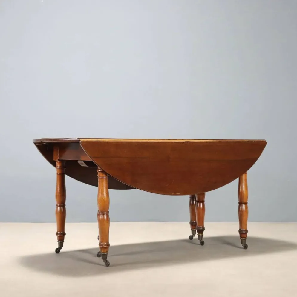 Table ancienne extensible en noyer, Italie, XIXe siècle