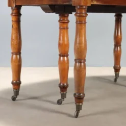 Table ancienne extensible en noyer, Italie, XIXe siècle