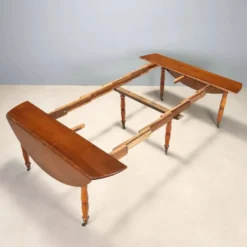 Table ancienne extensible en noyer, Italie, XIXe siècle